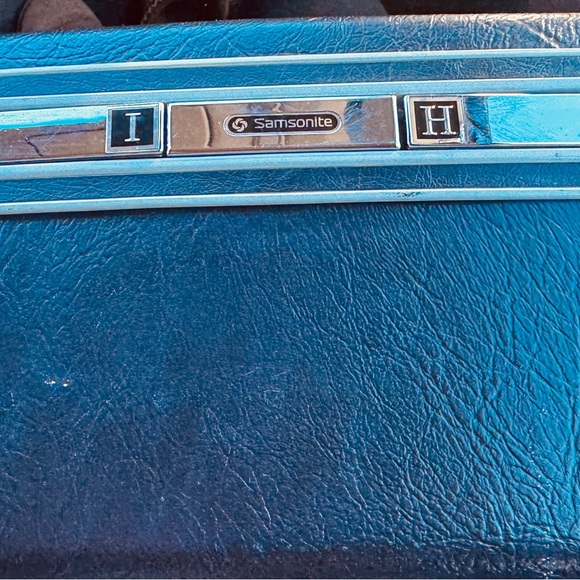 Vintage Samsonite Navy Makeup Case